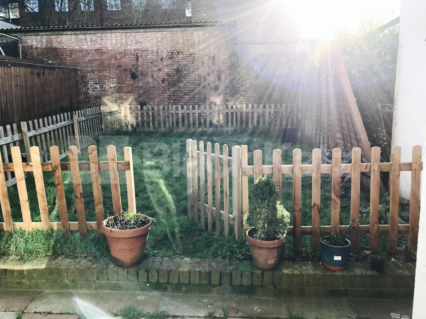 			Fortismere Catchement, 4 Bedroom, 1 bath, 1 reception House			 Greenham Road, MUSWELL HILL